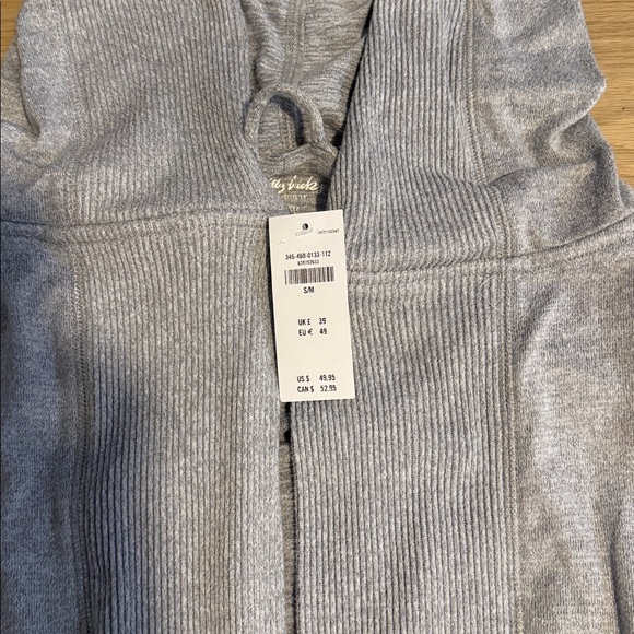 Gilly Hicks Robe - Picture 2 of 2